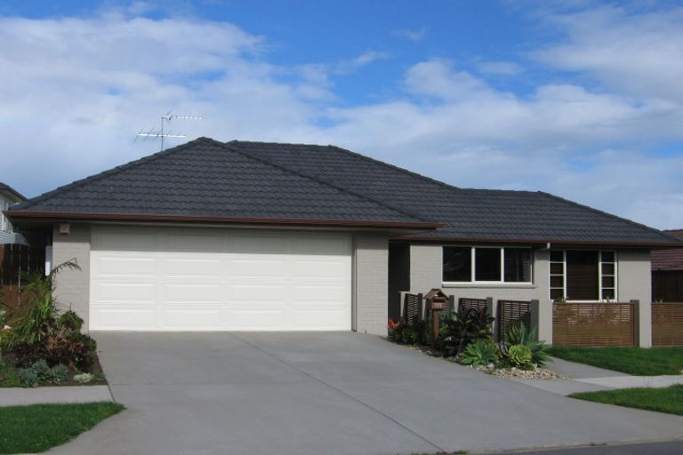 Photo of property in 152 Cyril French Drive, Flat Bush, Auckland, 2016