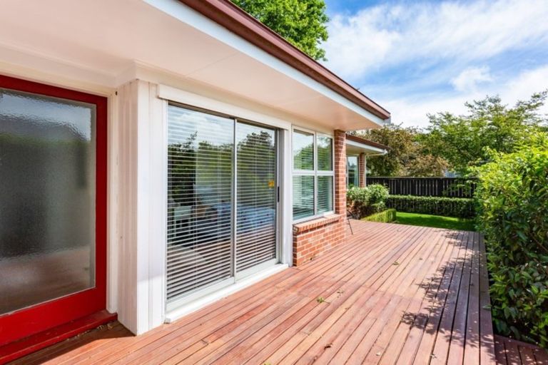 Photo of property in 12 Remuera Avenue, Cashmere, Christchurch, 8022