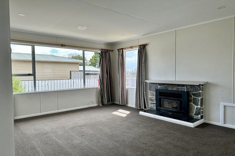 Photo of property in 19 Stirling Street, Levin, 5510