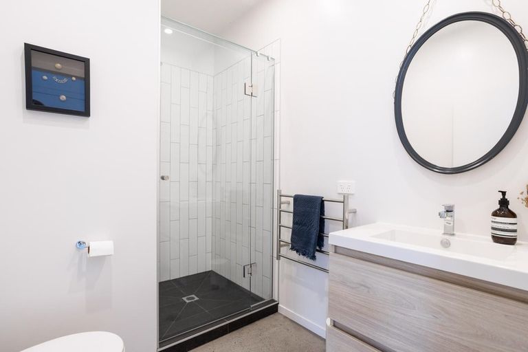 Photo of property in 3a Ward Crescent, Te Atatu Peninsula, Auckland, 0610