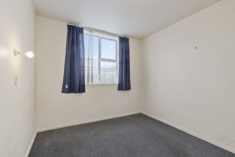 Photo of property in 7/127 Queens Drive, Lyall Bay, Wellington, 6022