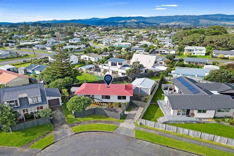 Photo of property in 9a Scott Avenue, Otaki Beach, Otaki, 5512