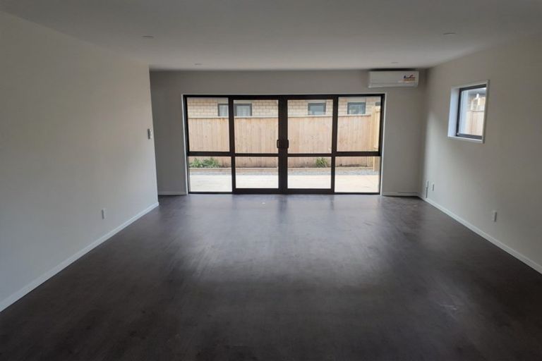 Photo of property in 20 Millcroft Lane, Ranui, Auckland, 0612