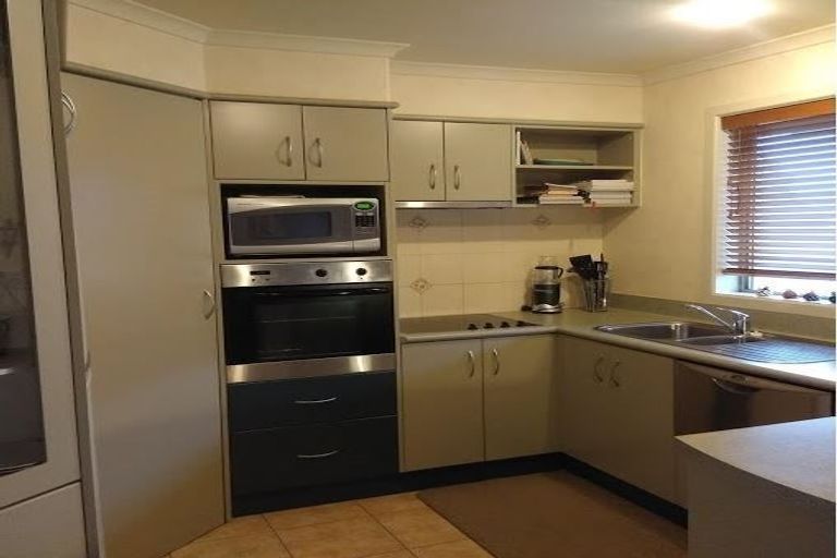 Photo of property in 19 Sovereign Isle Lane, Rototuna, Hamilton, 3210