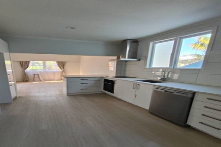 Photo of property in 1/22 Northumberland Avenue, Belmont, Auckland, 0622