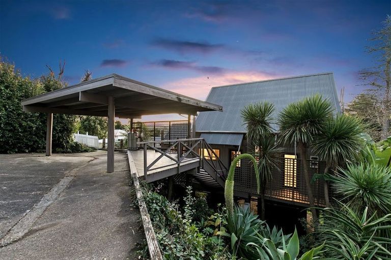 Photo of property in 1/7 Springfield Street, Forrest Hill, Auckland, 0620