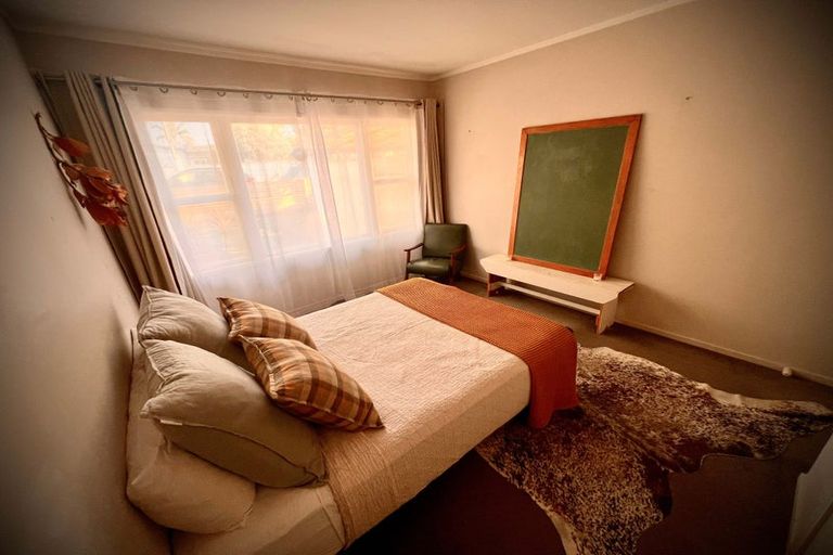 Photo of property in 2/27 Nikau Street, New Lynn, Auckland, 0600