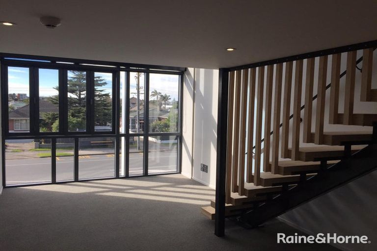 Photo of property in 2/436 Maunganui Road, Mount Maunganui, 3116