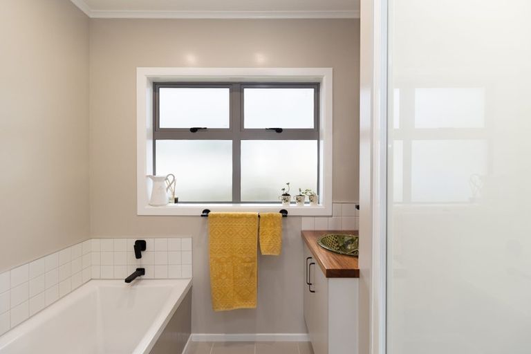 Photo of property in 8 Elliott Crescent, Owhata, Rotorua, 3010