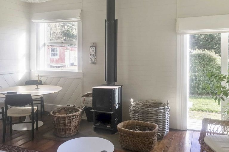 Photo of property in 353 Charteris Bay Road, Teddington, Lyttelton, 8971