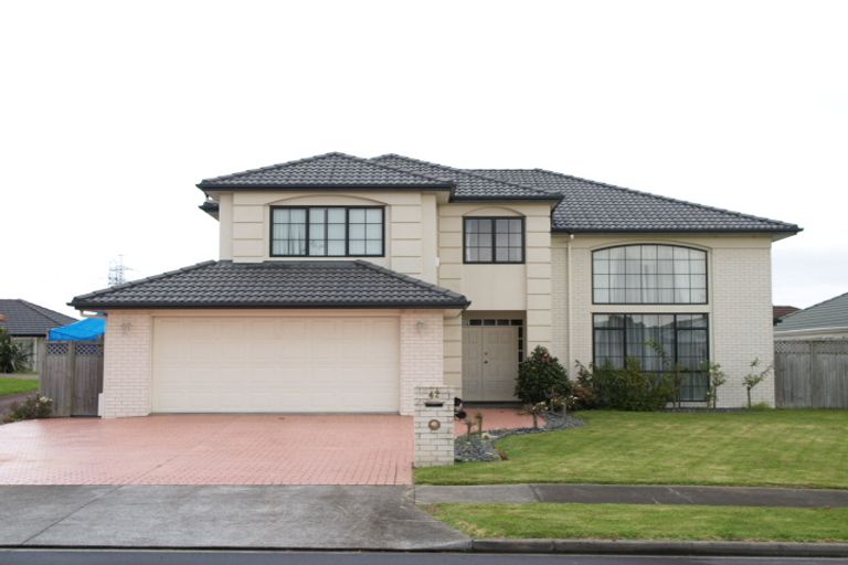 Photo of property in 42 Corta Bella Place, Golflands, Auckland, 2013