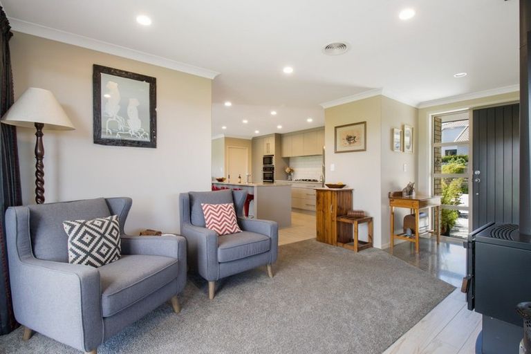 Photo of property in 16 Vantage Place, Omokoroa, 3114