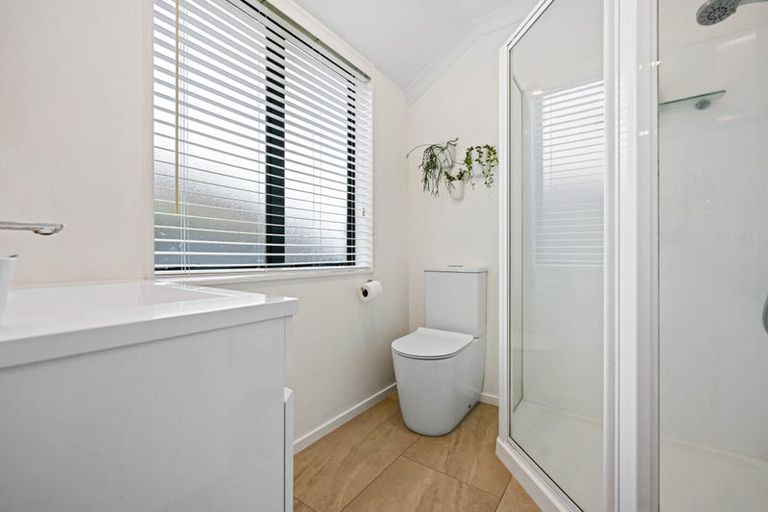 Photo of property in 3 Palm Grove Drive, Western Heights, Hamilton, 3200