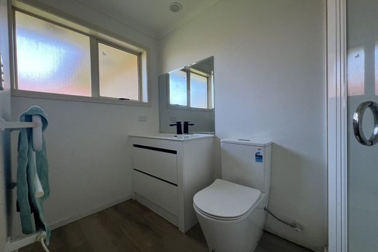 Photo of property in 38 Matija Place, Red Beach, 0932