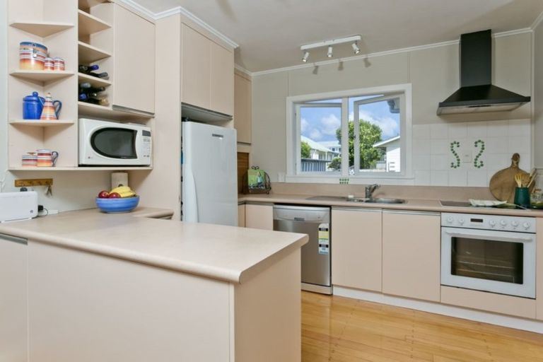 Photo of property in 6 Japonica Drive, Beach Haven, Auckland, 0626