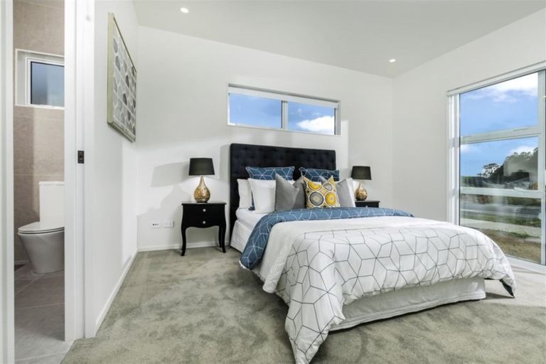 Photo of property in 60 Schoolside Road, Kumeu, 0810