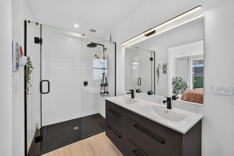 Photo of property in 79 Bannister Street, Jacks Point, Queenstown, 9371