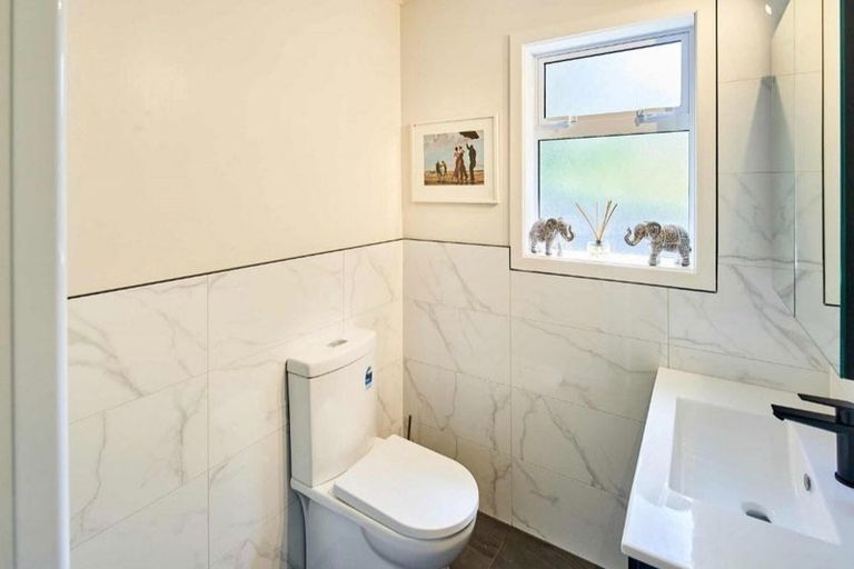 Photo of property in 10 Monowai Road, Johnsonville, Wellington, 6037