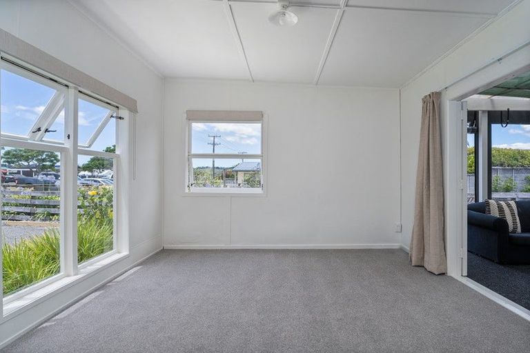 Photo of property in 24 Captain Cook Road, Cooks Beach, Whitianga, 3591