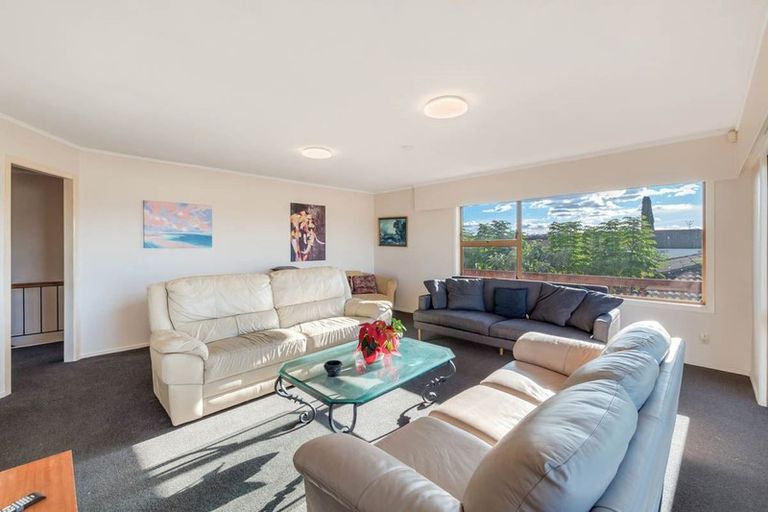 Photo of property in 40 Akoranga Drive, Northcote, Auckland, 0627