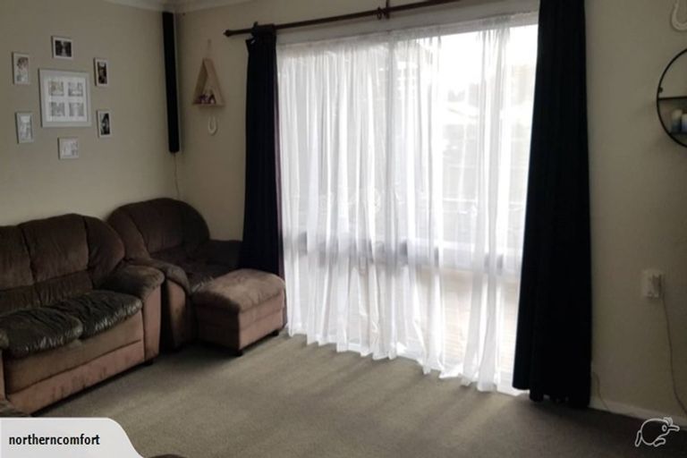 Photo of property in 4 Bartholomew Road, Levin, 5510