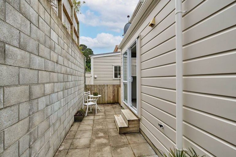 Photo of property in 10 Stanley Street, Berhampore, Wellington, 6023