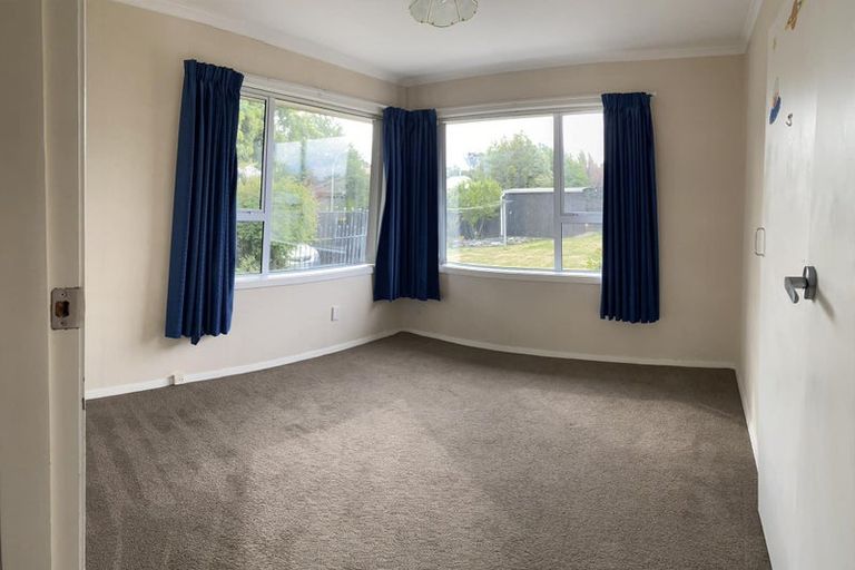 Photo of property in 119 Warren Crescent, Hillmorton, Christchurch, 8025
