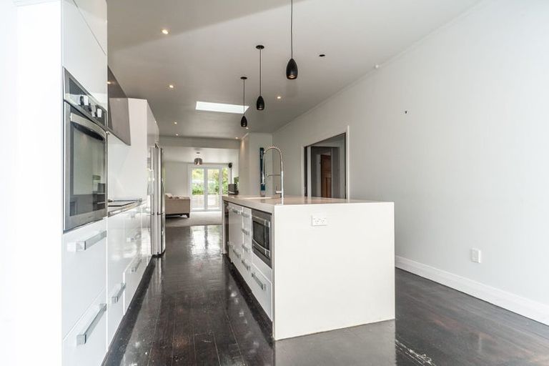 Photo of property in 44 Mortimer Terrace, Aro Valley, Wellington, 6021