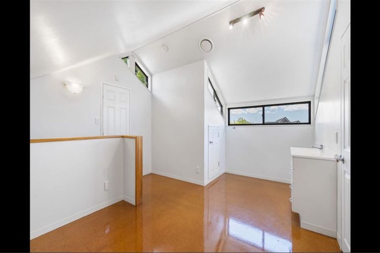 Photo of property in 9 Renoir Street, West Harbour, Auckland, 0618