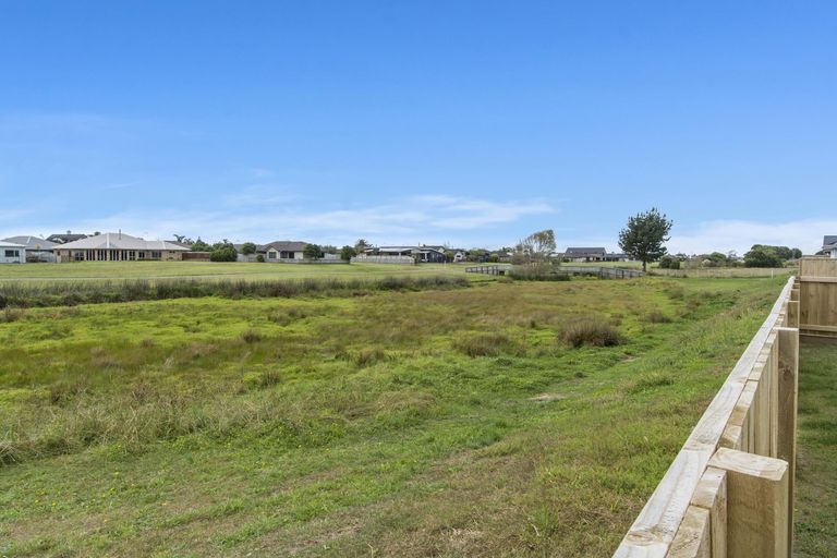 Photo of property in 61 Harding Drive, Papamoa Beach, Papamoa, 3118