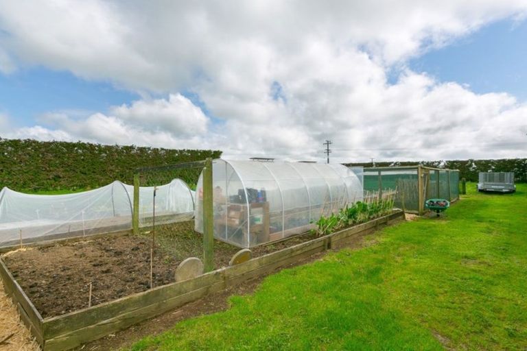 Photo of property in 333 Upland Road, Tarurutangi, New Plymouth, 4372