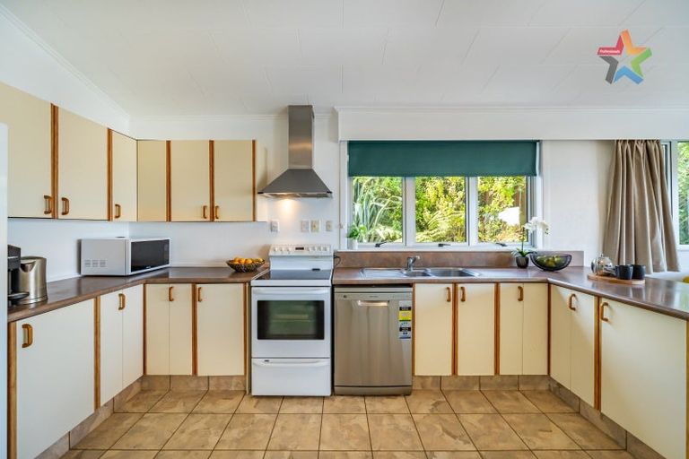 Photo of property in 35 Harbour View Road, Harbour View, Lower Hutt, 5010