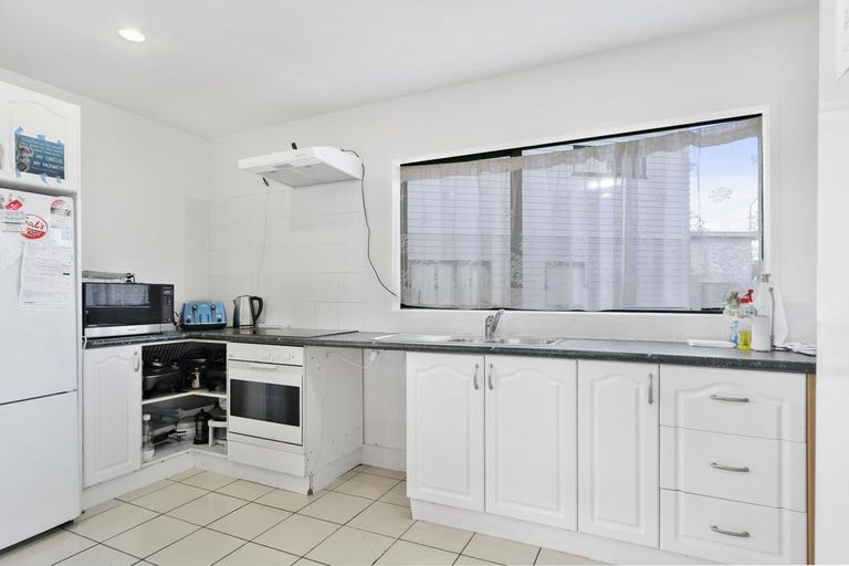 Photo of property in 15/1 Briar Way, New Lynn, Auckland, 0600
