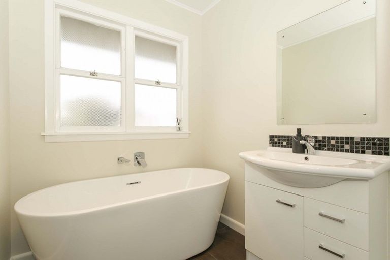 Photo of property in 18 Oxford Street, Hampstead, Ashburton, 7700