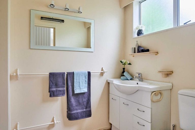 Photo of property in 398 Muritai Road, Eastbourne, Lower Hutt, 5013