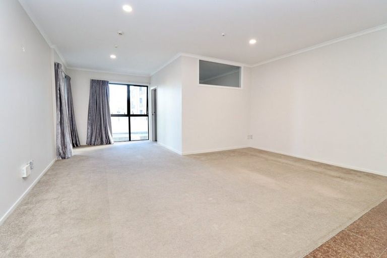 Photo of property in 15a/132 Stancombe Road, Flat Bush, Auckland, 2016