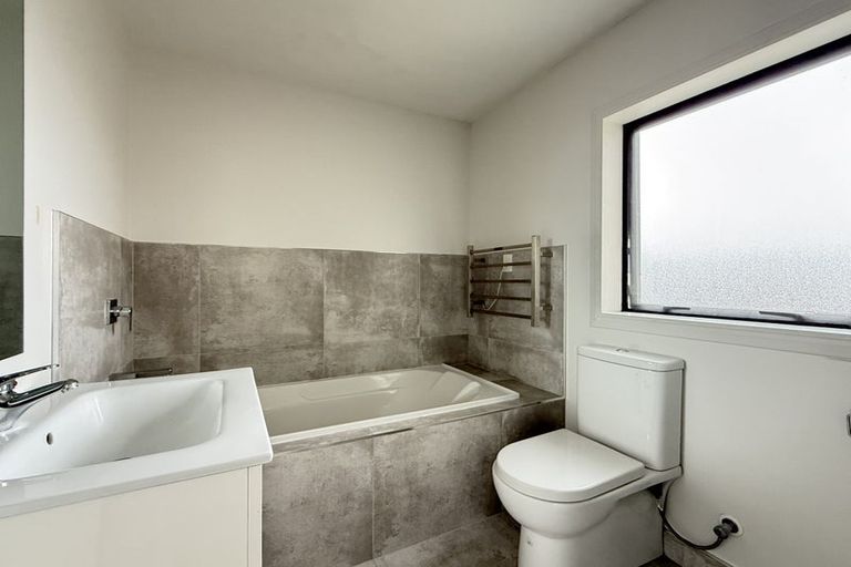 Photo of property in 6 Kearns Drive, Hobsonville, Auckland, 0616