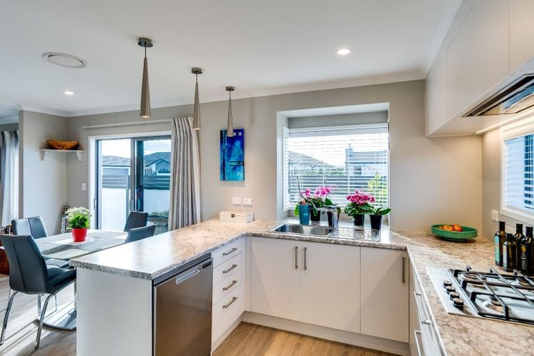 Photo of property in 2 Benmore Place, Poraiti, Napier, 4112