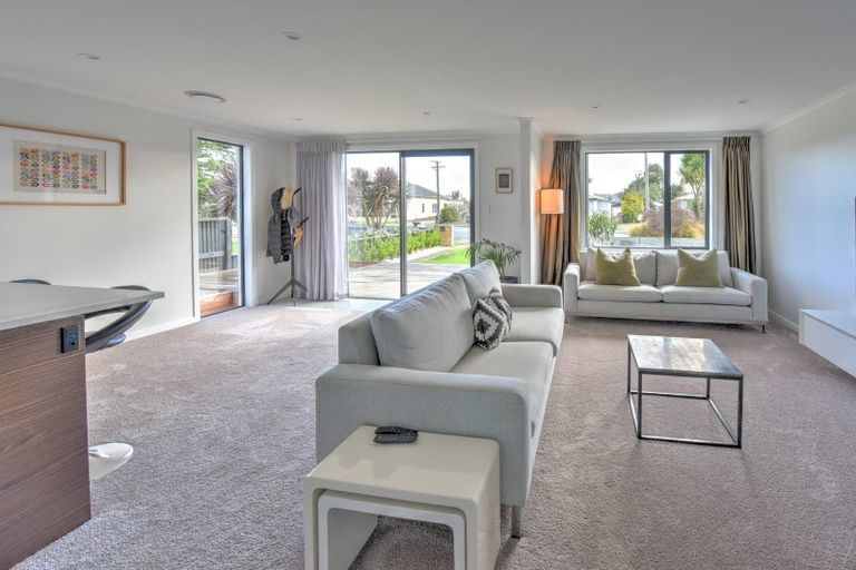 Photo of property in 17 Waverley Street, East Gore, Gore, 9710