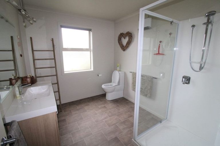 Photo of property in 5 Meadow Street, Lumsden, 9730