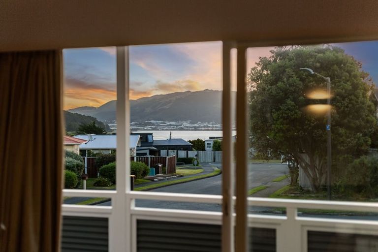 Photo of property in 9 Annan Grove, Papakowhai, Porirua, 5024