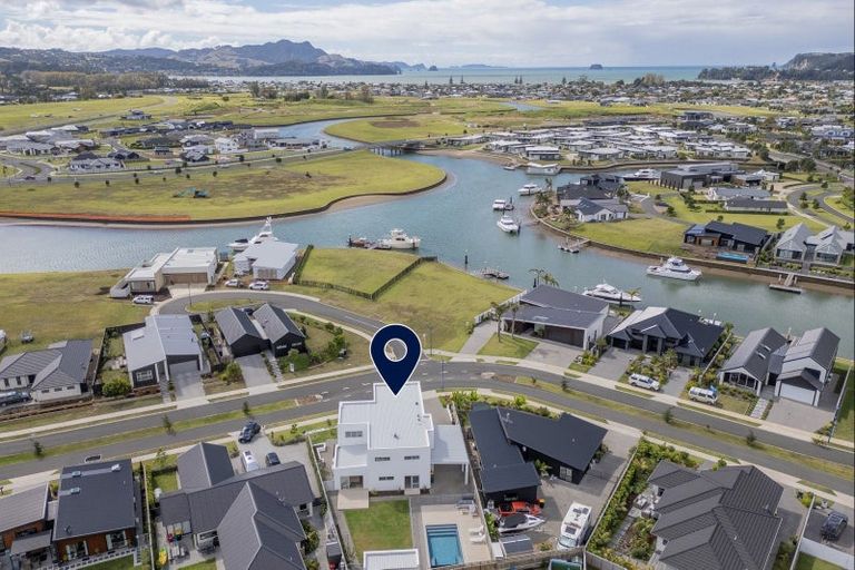 Photo of property in 8 Awatea Drive, Whitianga, 3510
