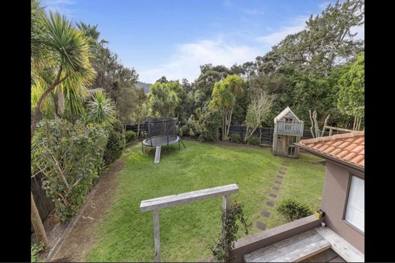 Photo of property in 16 Monkton Close, Greenhithe, Auckland, 0632