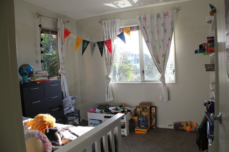 Photo of property in 5 Awa Road, Miramar, Wellington, 6022