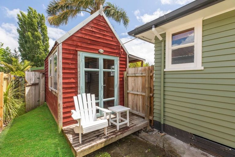 Photo of property in 22 Glengarry Road, Glen Eden, Auckland, 0602