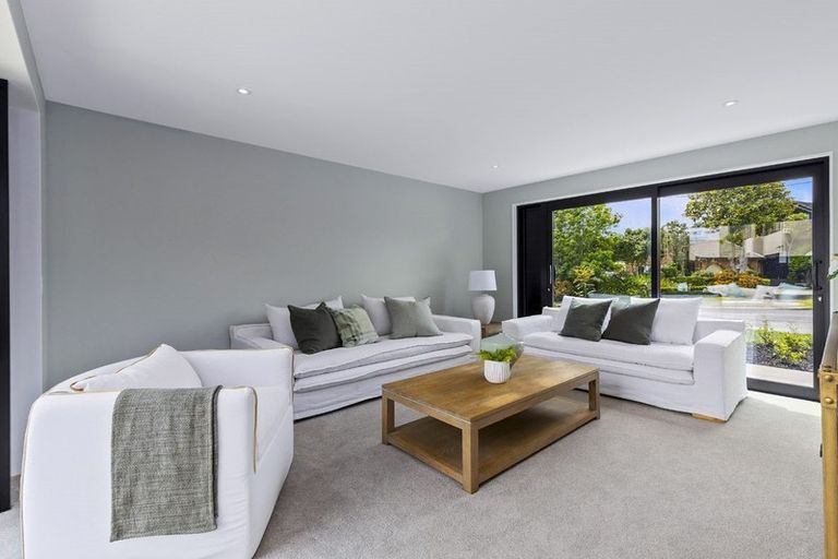 Photo of property in 10 Vaughan Crescent, Murrays Bay, Auckland, 0630