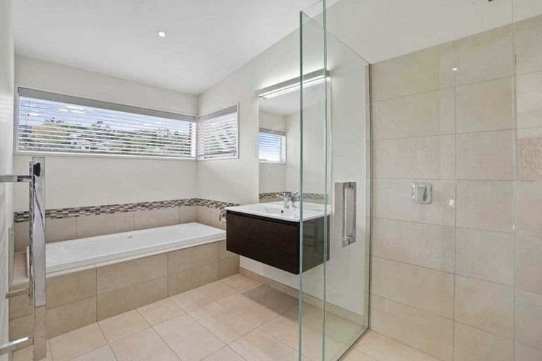 Photo of property in 33d Hackthorne Road, Cashmere, Christchurch, 8022