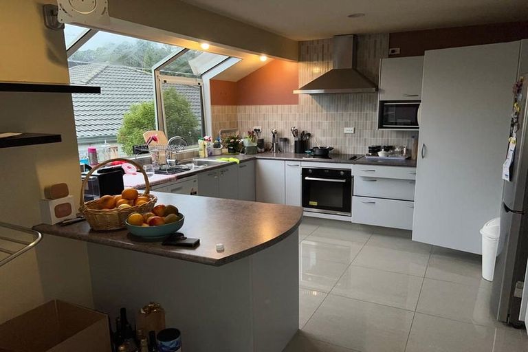 Photo of property in 46 Goldfinch Rise, Unsworth Heights, Auckland, 0632