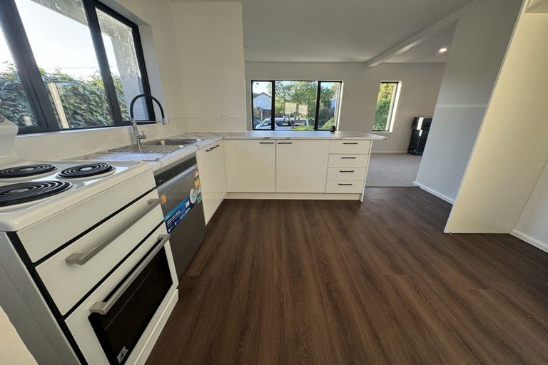 Photo of property in 37 Springbank Street, Bryndwr, Christchurch, 8053