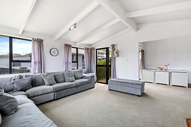 Photo of property in 233 Vipond Road, Stanmore Bay, Whangaparaoa, 0932